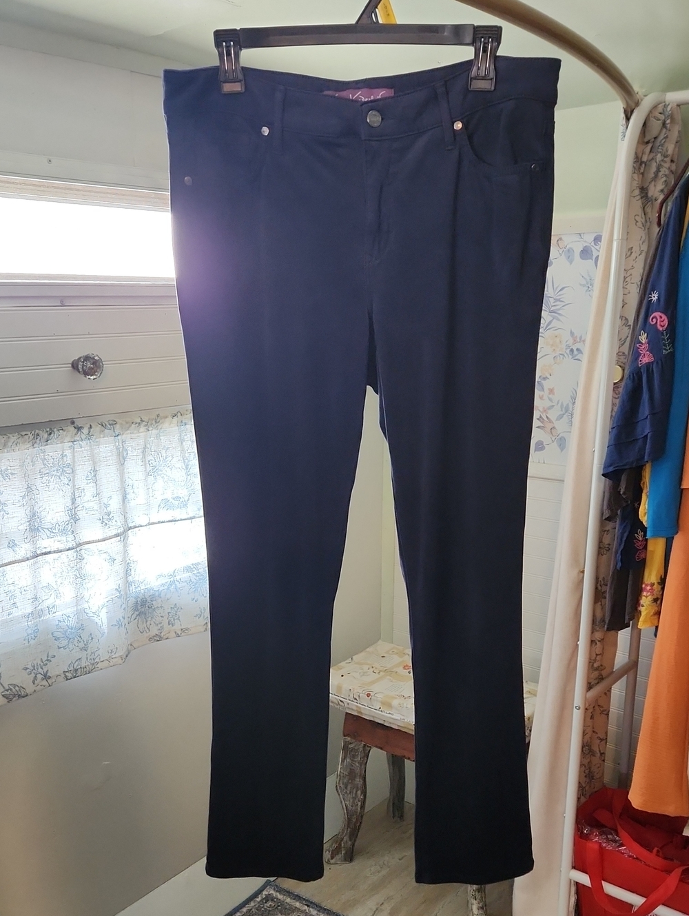 Gloria Vanderbilt Women's Black And Navy Stretch Jeans - Classic Fit. 2 Pair .